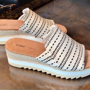 Toms Wedges
